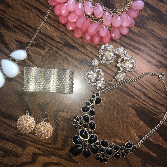 Charming Charlie’s Jewelry - Picture 3 of 5